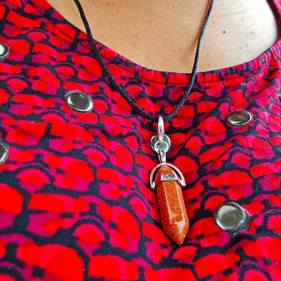 Stone Pendant Necklace - Picture 1 of 2